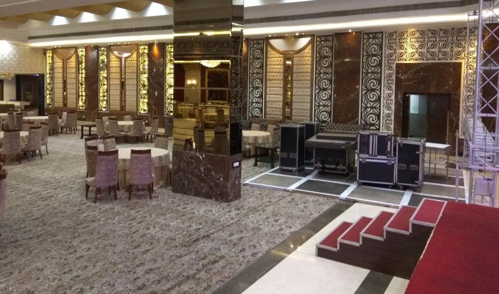7 Heaven Banquet — full hall at night, guests seated