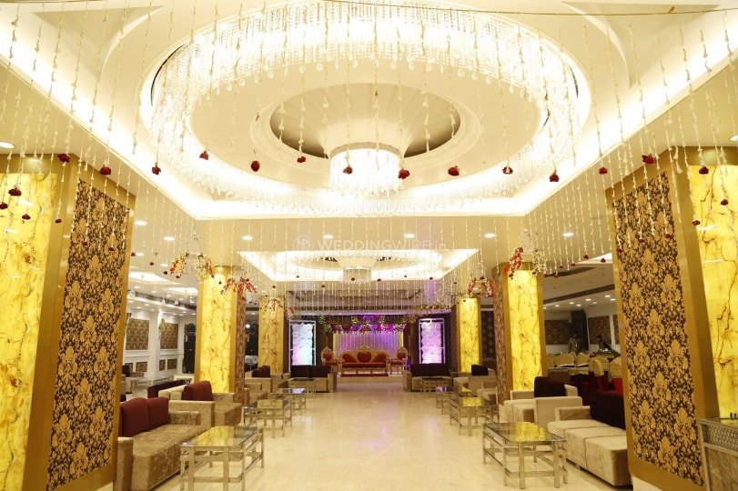 7 Heaven Banquet — round table setting